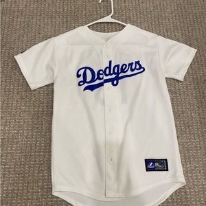 Woman’s dodgers jersey